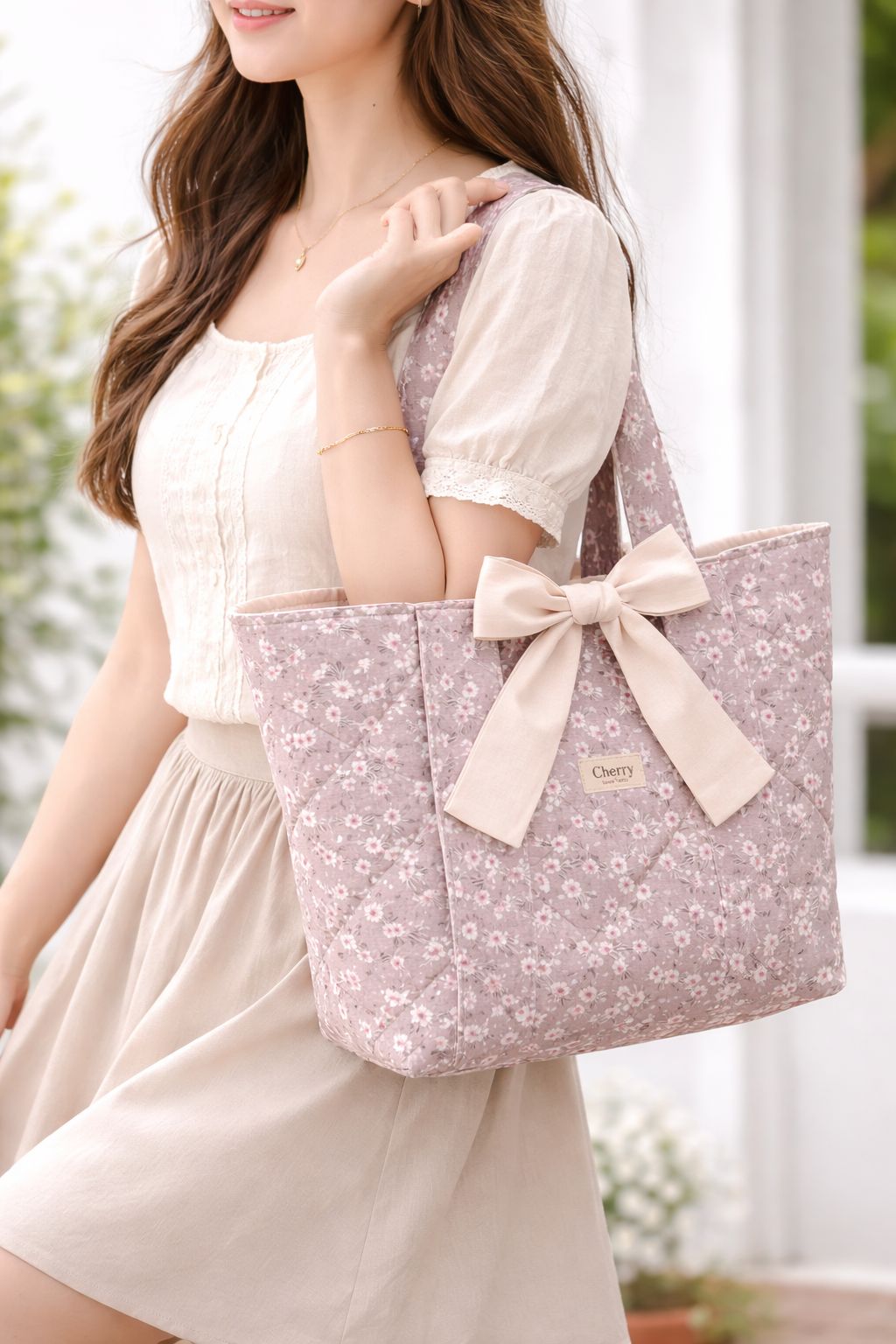 Pastel Çiçek Desenli Fiyon Detaylı Kumaş Tote Çanta