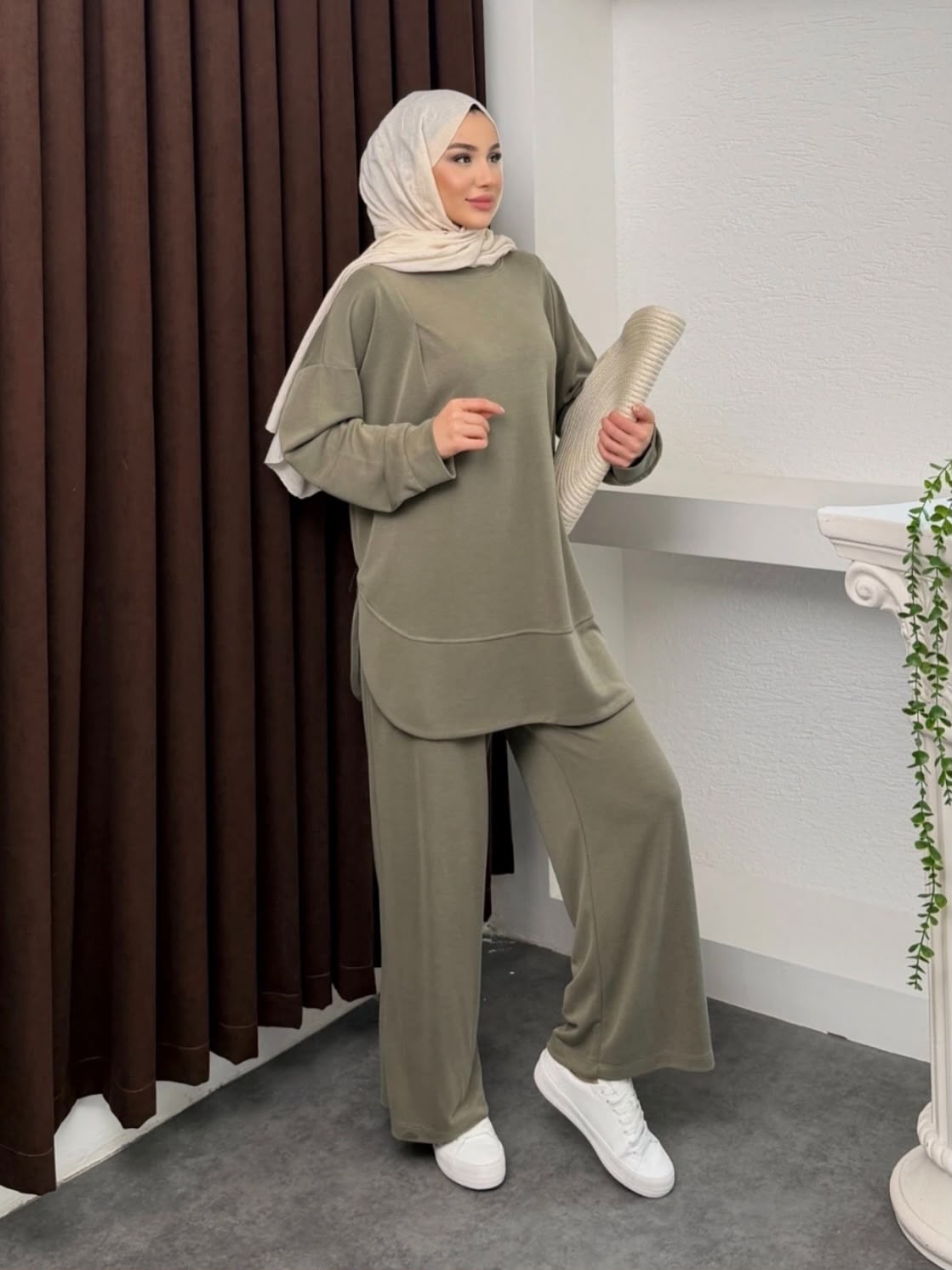 Kadın Tesettür İkili Takım Oversize Tunik ve Bol Paça Pantolon Rahat Günlük Takım